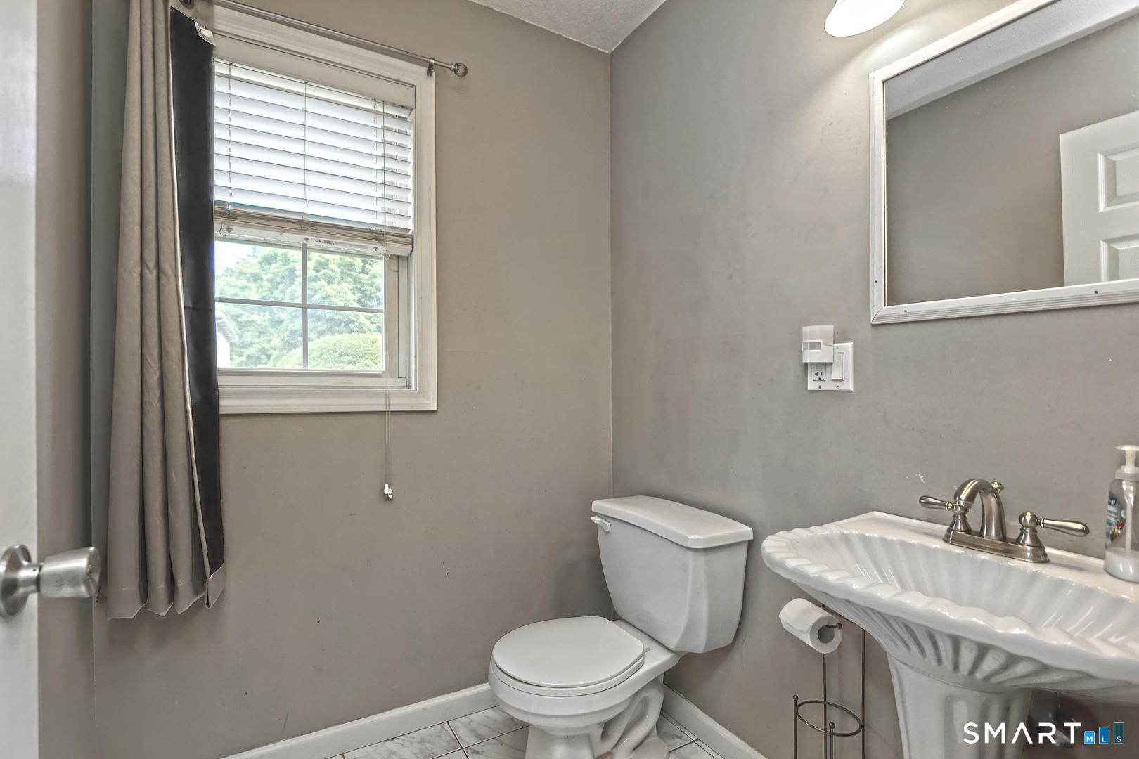 6 Francis Street Waterbury, CT 06708 - Photo 12 of 26
