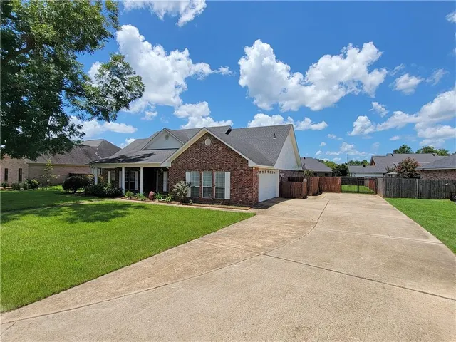 $339,000 | 833 Whitfield Drive, Natchitoches, LA 71457