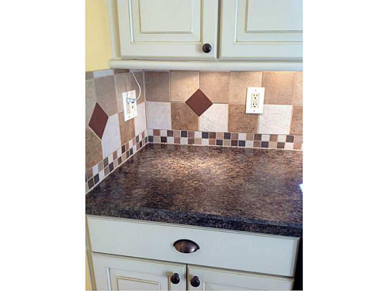 106 Tyler Road Pittsburgh, PA 15237 - Photo 4 of 21 Kitchen. Kitchen details