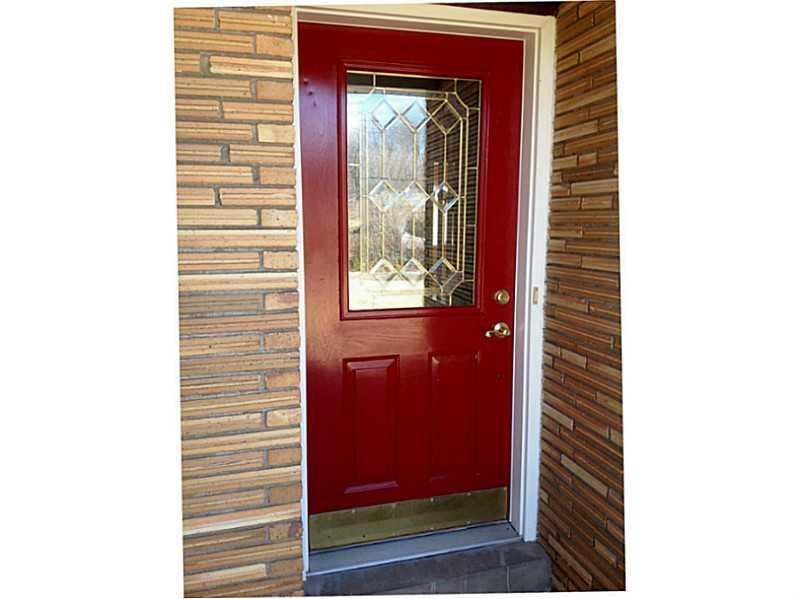106 Tyler Road Pittsburgh, PA 15237 - Photo 9 of 21 Entry/Foyer. Front entrance