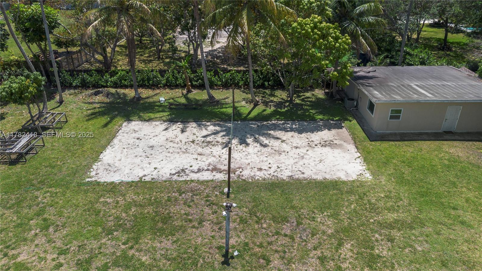 8350 Southwest 98th Street Miami, FL 33156 - Photo 60 of 67 a view of a backyard