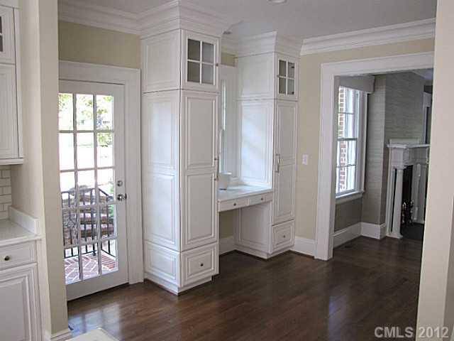 820 Edgehill Road North Charlotte, NC 28207 - Photo 9 of 16 Gallery Image 9