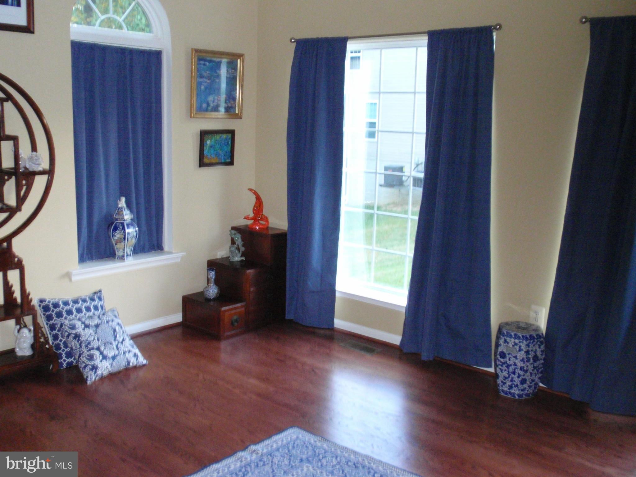 110 Notley Road Fort Washington, MD 20744 - Photo 11 of 30 Living Room