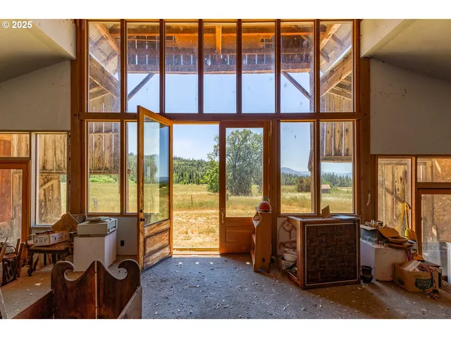 $750,000 | 5005 Caves Highway, Cave Junction, OR 97523