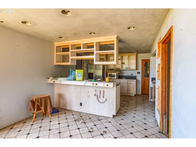 $750,000 | 5005 Caves Highway, Cave Junction, OR 97523