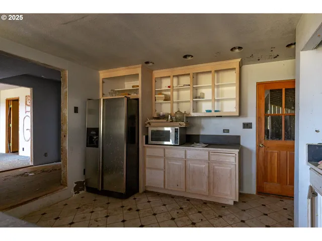 $750,000 | 5005 Caves Highway, Cave Junction, OR 97523