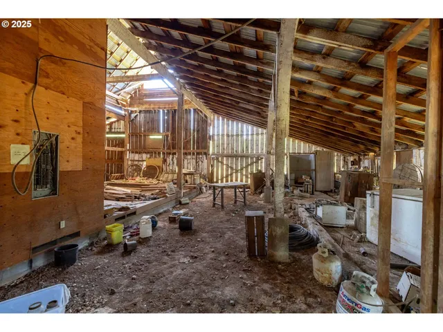 $750,000 | 5005 Caves Highway, Cave Junction, OR 97523