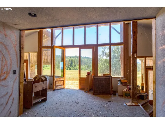 $750,000 | 5005 Caves Highway, Cave Junction, OR 97523