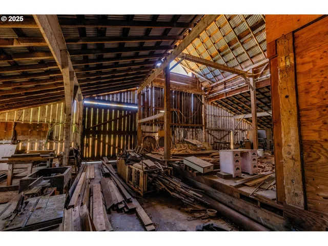 $750,000 | 5005 Caves Highway, Cave Junction, OR 97523