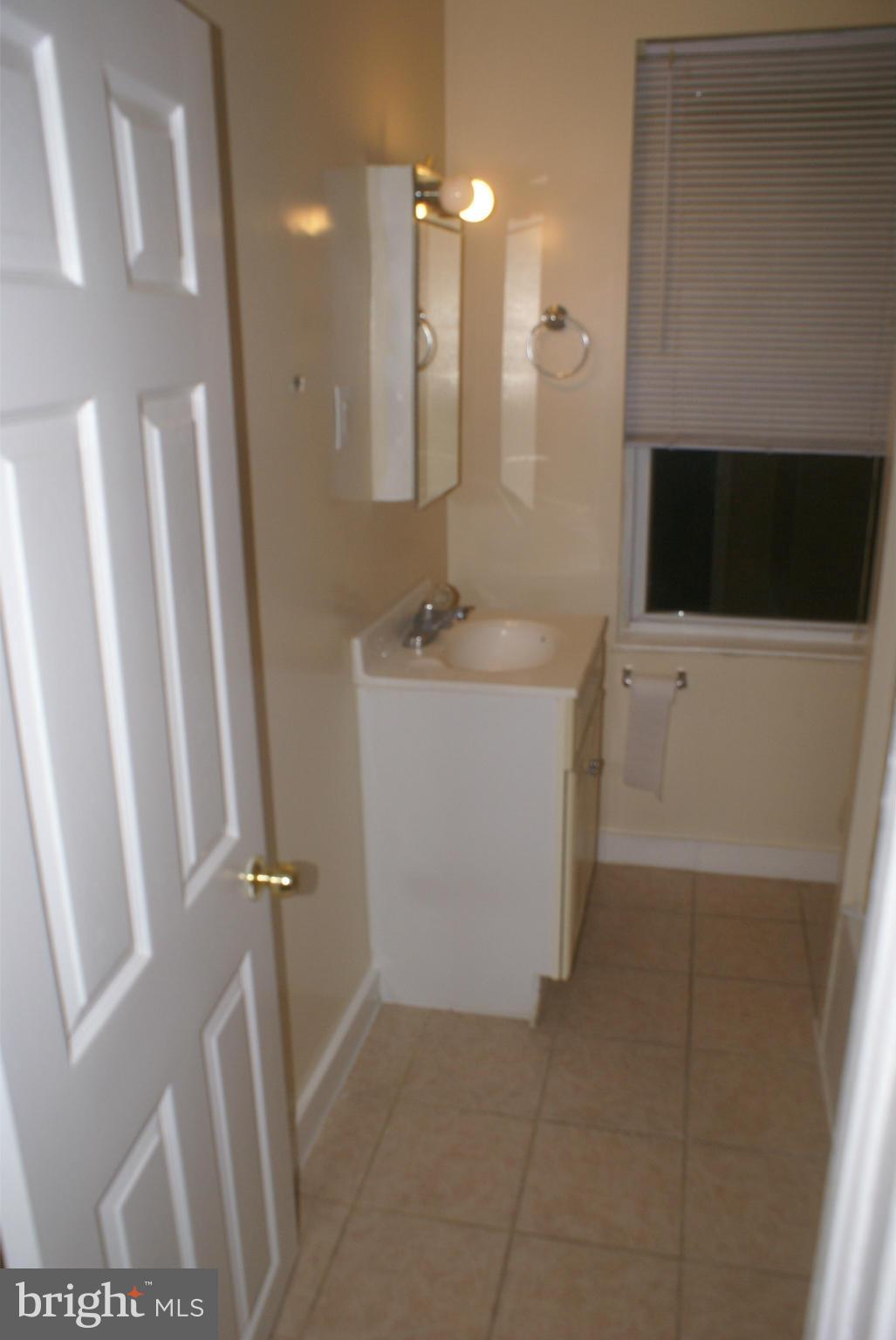 4017 Bonner Road Baltimore, MD 21216 - Photo 20 of 30 Bath