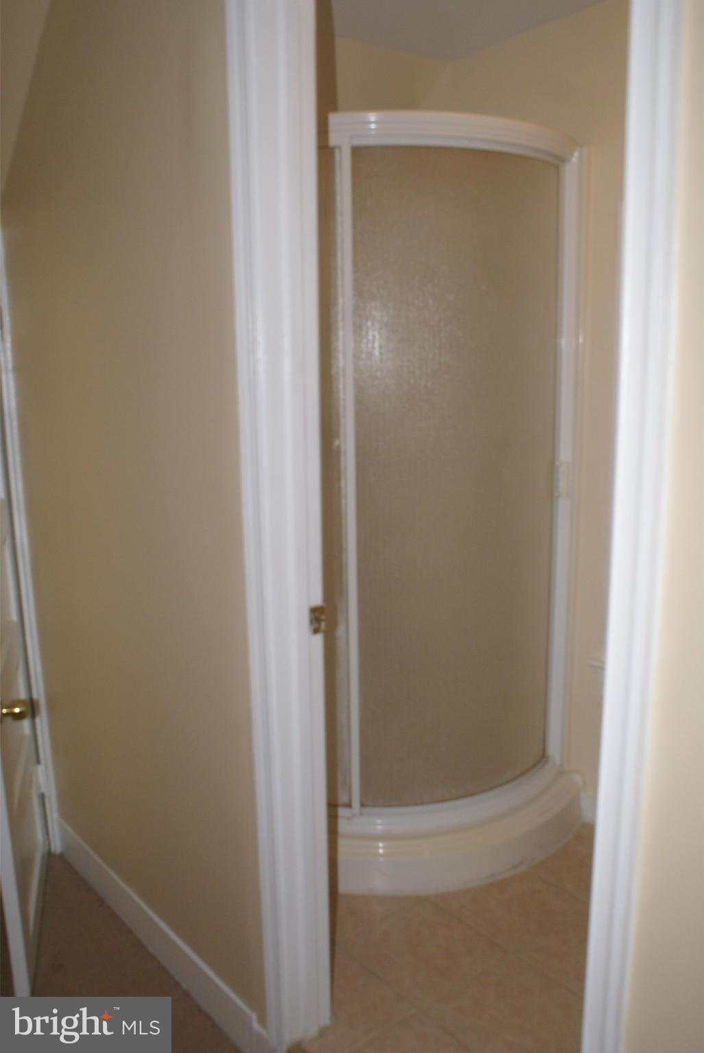 4017 Bonner Road Baltimore, MD 21216 - Photo 23 of 30 Bath