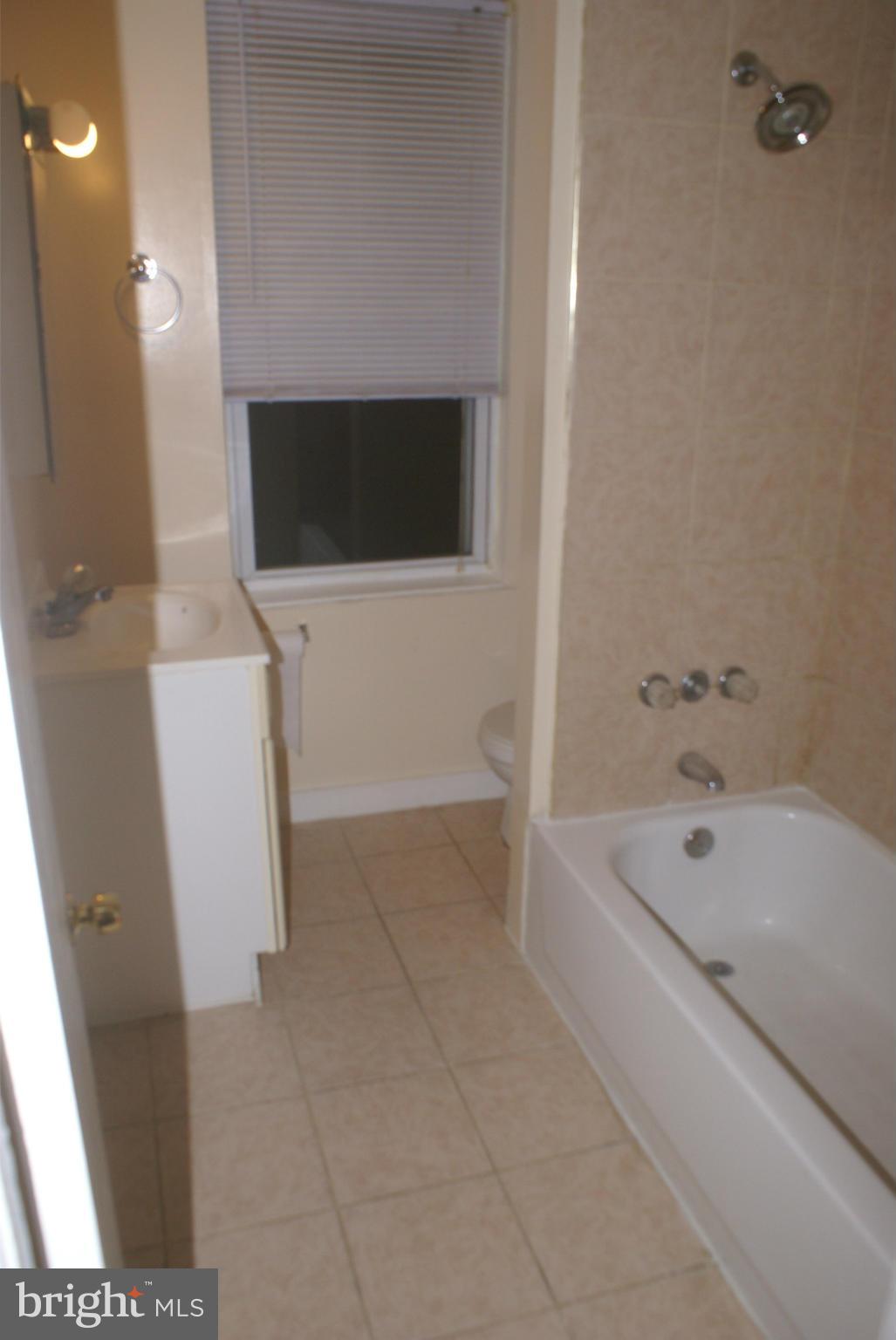 4017 Bonner Road Baltimore, MD 21216 - Photo 24 of 30 Bath