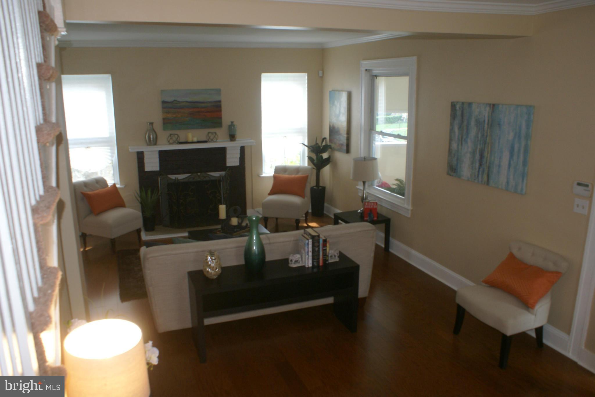 4017 Bonner Road Baltimore, MD 21216 - Photo 5 of 30 Living Room