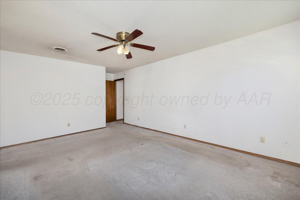 7210 Hatton Road Amarillo, TX 79110 - Photo 13 of 23 a view of an empty room