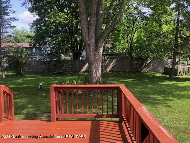 1425 Cloverleaf Road Lansing, MI 48906 - Photo 6 of 34 IMG_4254