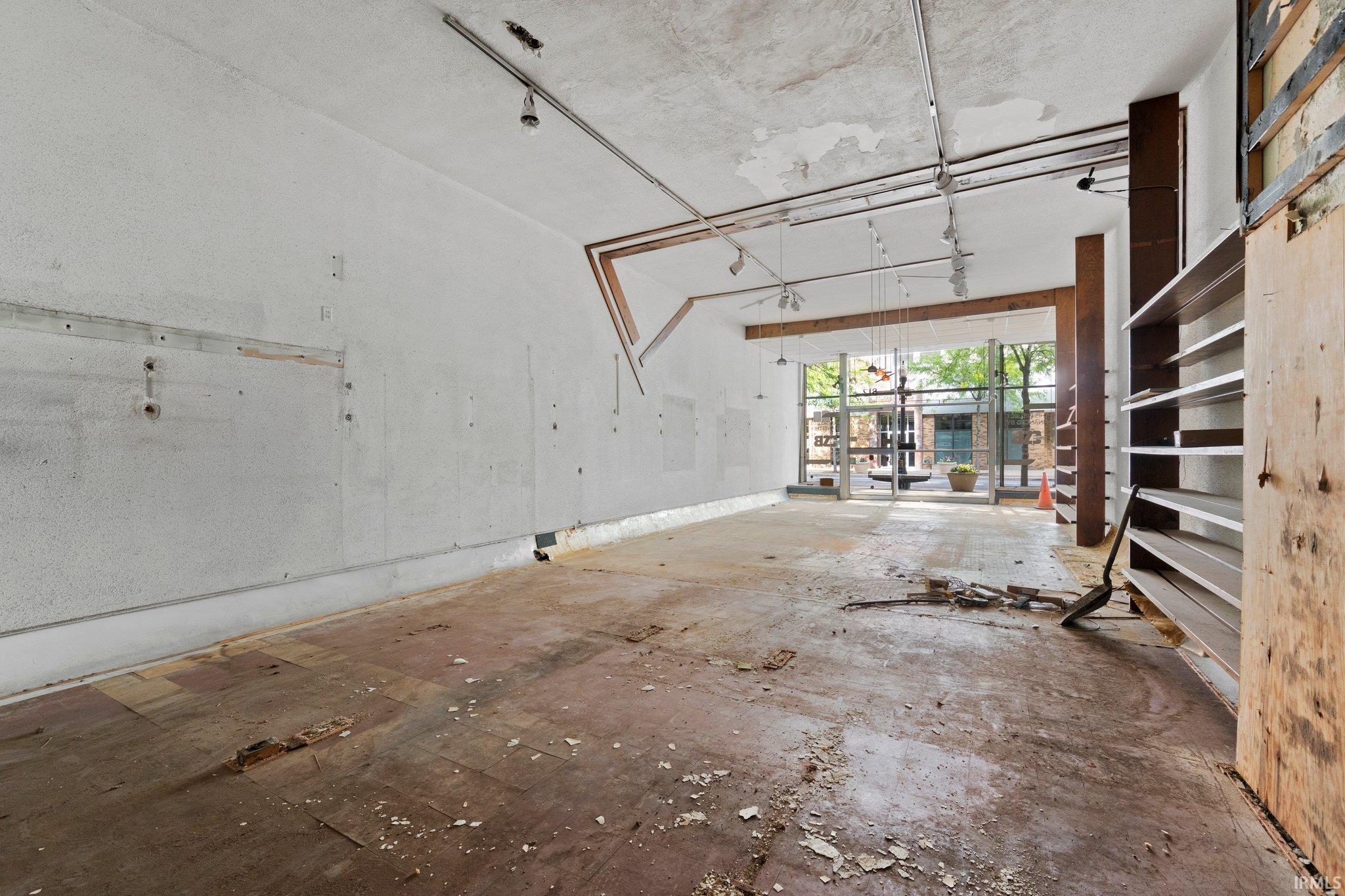 812 South Calhoun Street Fort Wayne, IN 46802 - Photo 5 of 28