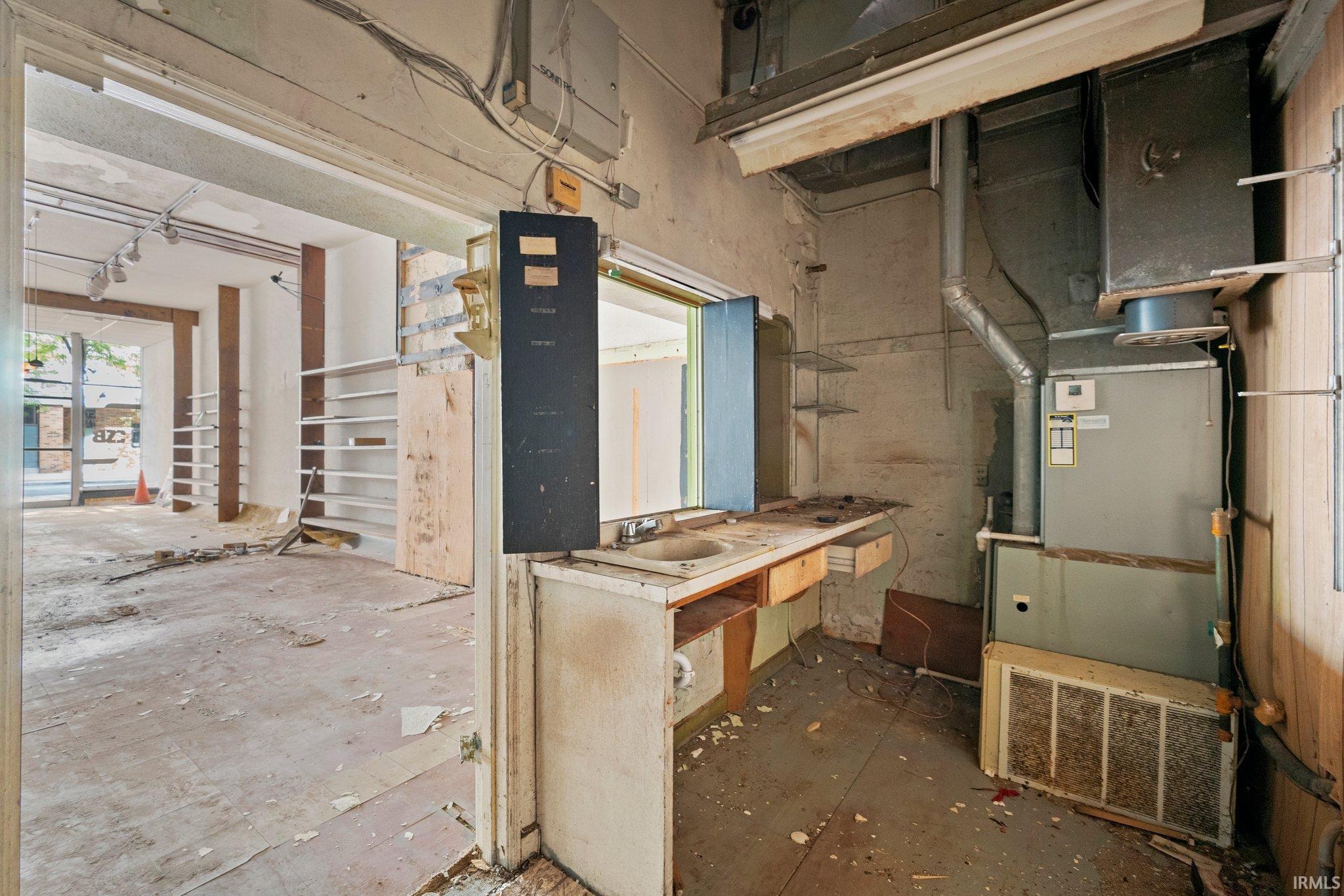 812 South Calhoun Street Fort Wayne, IN 46802 - Photo 10 of 28