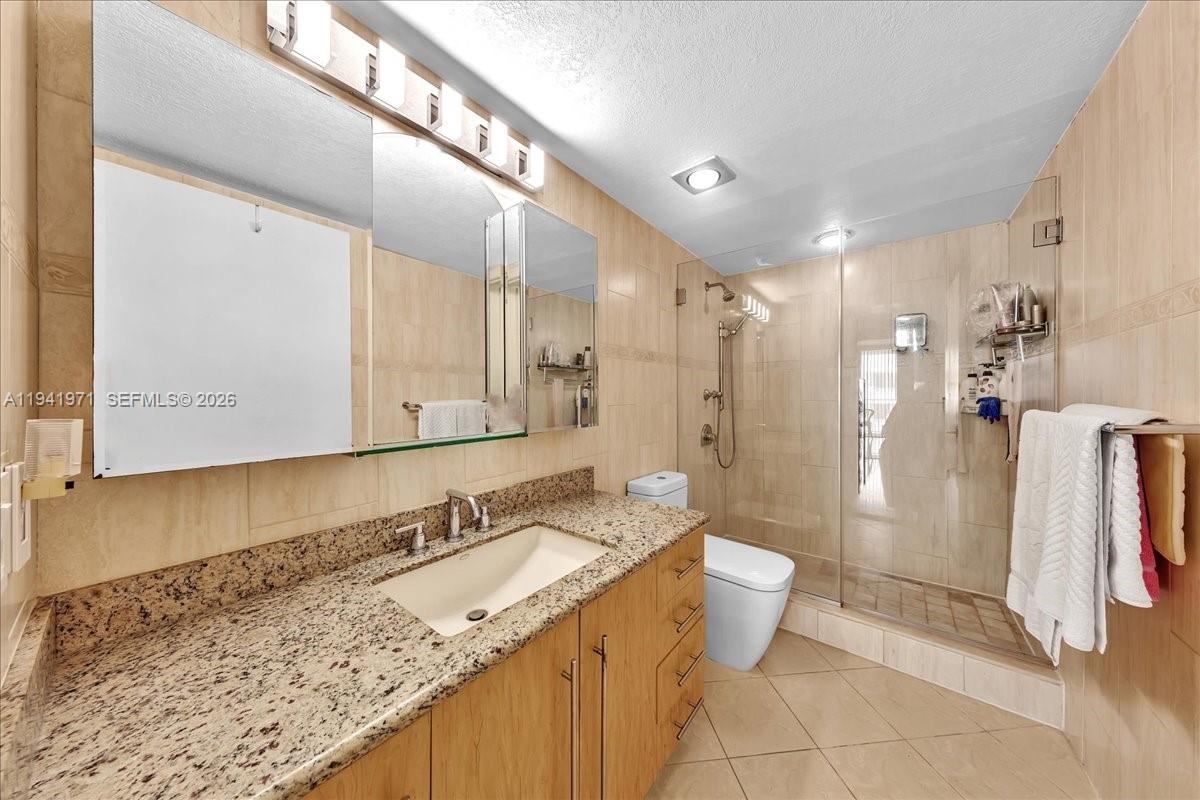 8877 Collins Avenue, Unit PH2 Surfside, FL 33154 - Photo 28 of 52