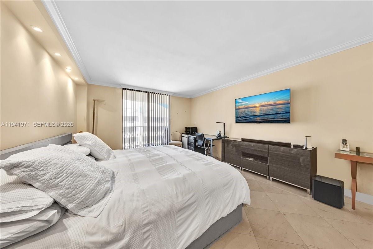 8877 Collins Avenue, Unit PH2 Surfside, FL 33154 - Photo 33 of 52