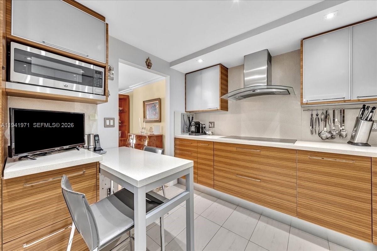 8877 Collins Avenue, Unit PH2 Surfside, FL 33154 - Photo 5 of 52