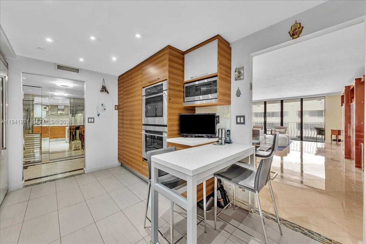 8877 Collins Avenue, Unit PH2 Surfside, FL 33154 - Photo 9 of 52