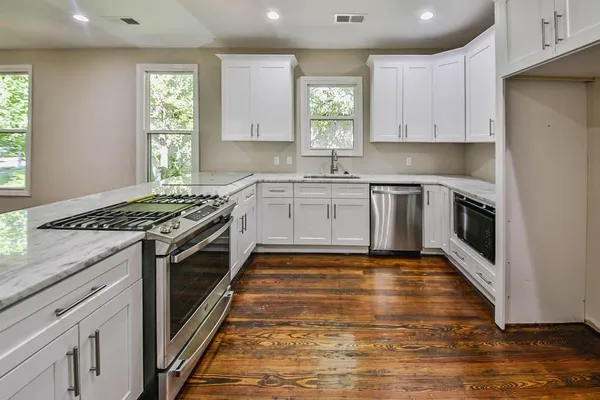 $2,500 | 2029 Felix Avenue, Memphis, TN 38104