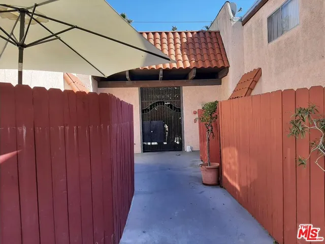 $400,000 | 719 North Eucalyptus Avenue, Unit 6C, Inglewood, CA 90302