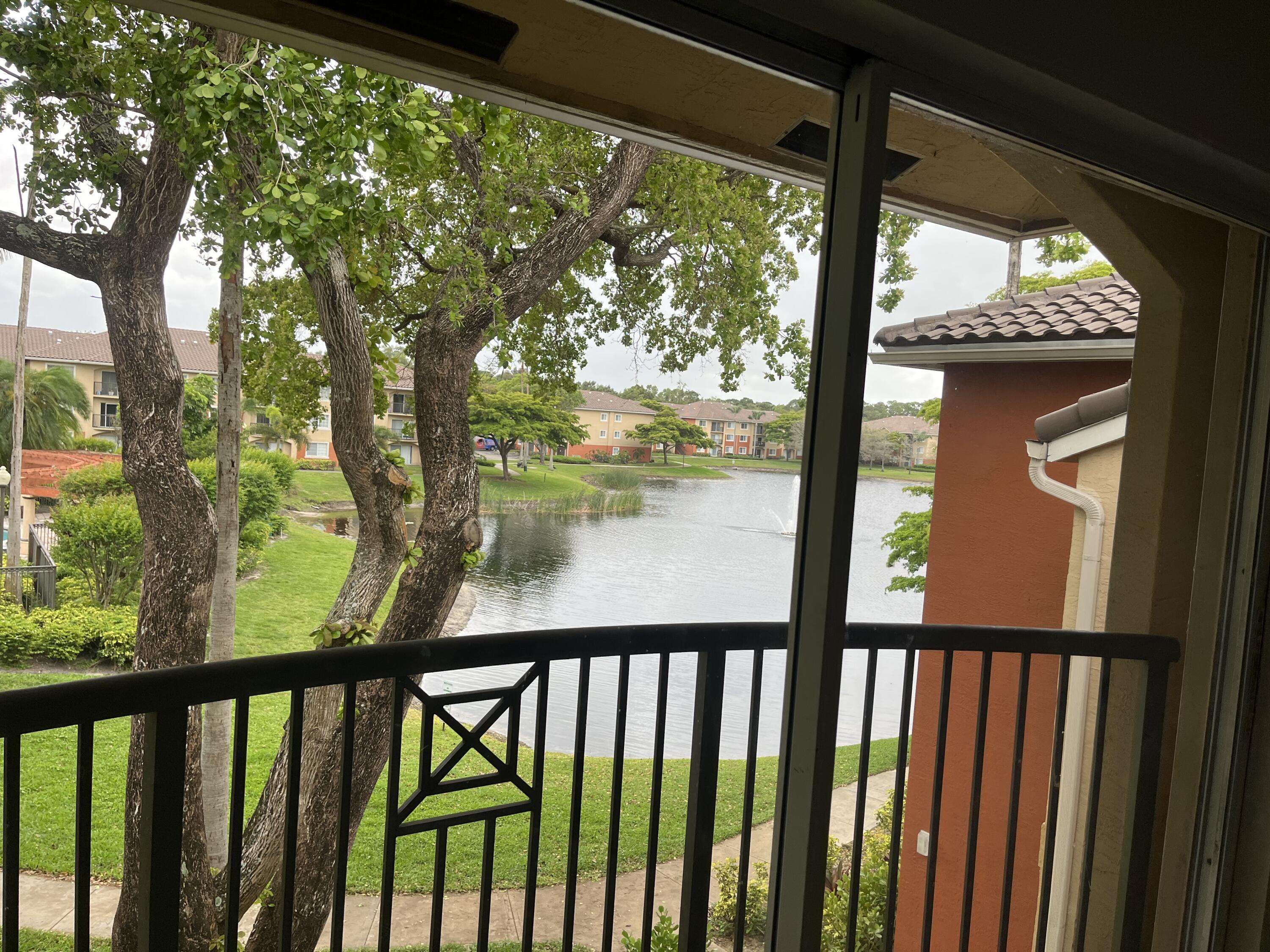 4191 Haverhill Road, Unit 409 West Palm Beach, FL 33417 - Photo 6 of 17