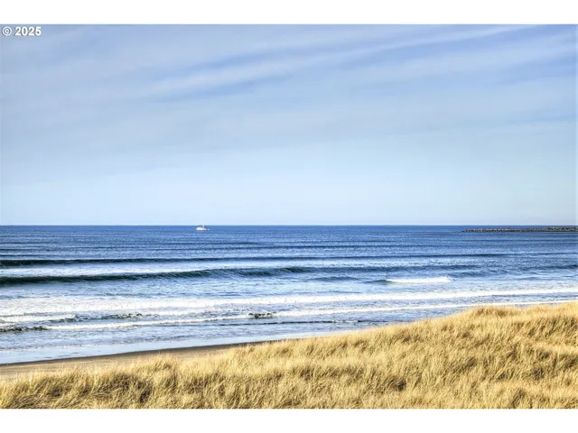 $849,000 | 5758 Southwest Cupola Drive, South Beach, OR 97366