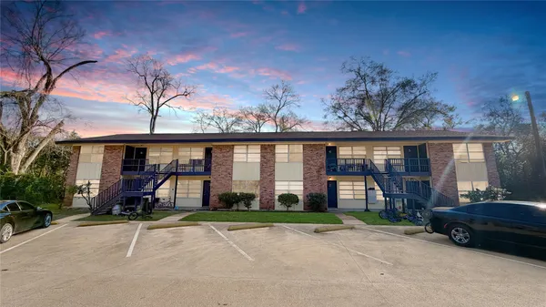 front view of house with a yard