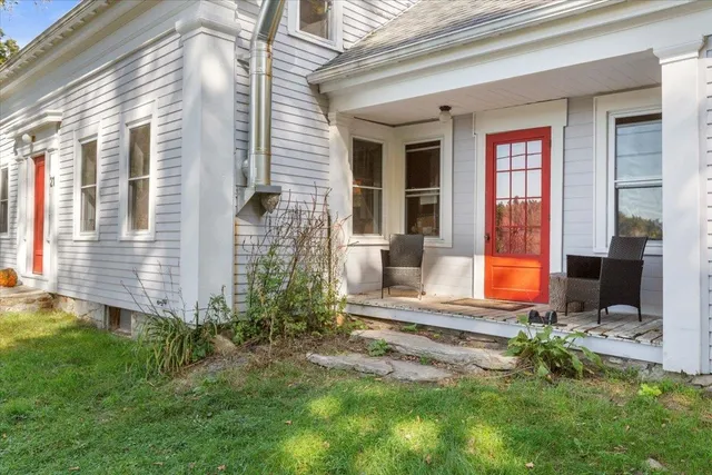 $450,000 | 21 County Road, Pownal, VT 05261