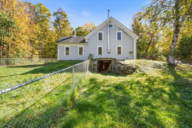 $450,000 | 21 County Road, Pownal, VT 05261