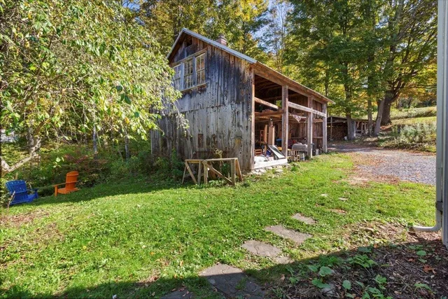 $450,000 | 21 County Road, Pownal, VT 05261