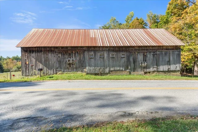 $450,000 | 21 County Road, Pownal, VT 05261