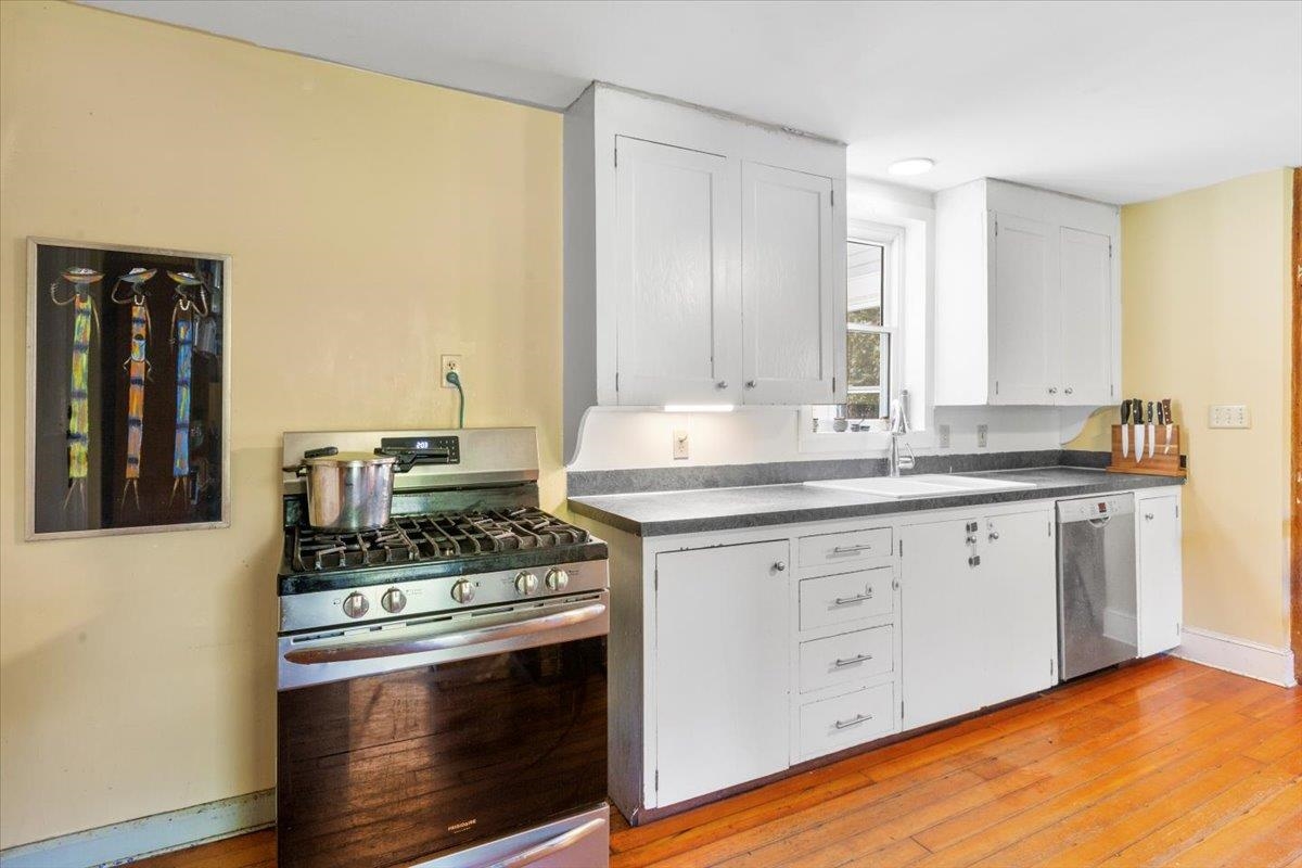 21 County Road Pownal, VT 05261 - Photo 8 of 43