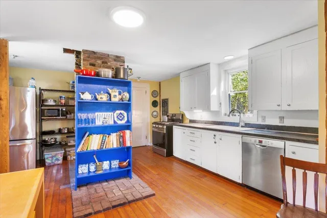 $450,000 | 21 County Road, Pownal, VT 05261