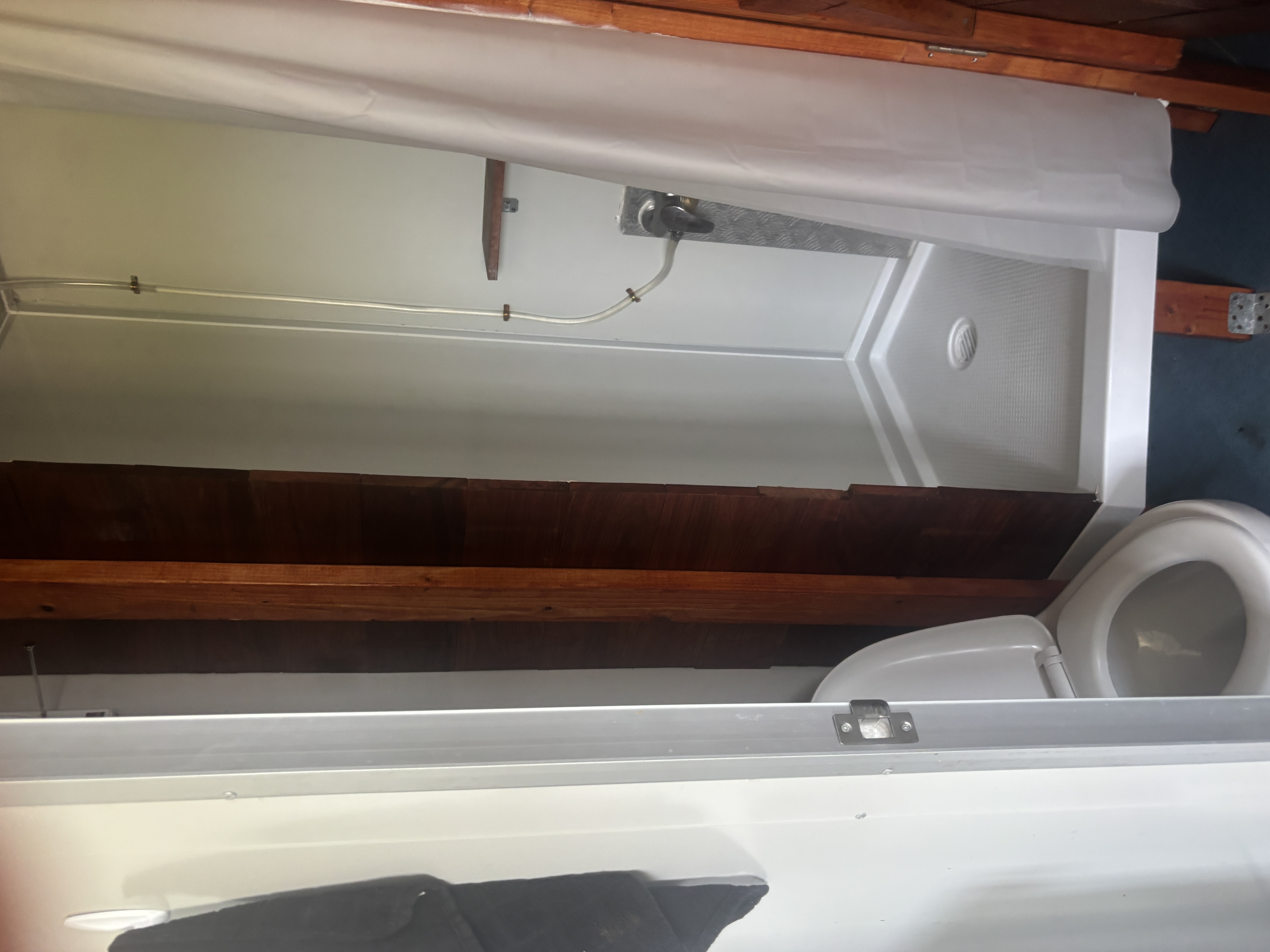 84-1226 Bruner Road Captain Cook, HI 96704 - Photo 15 of 28 a bathroom with a tub and toilet