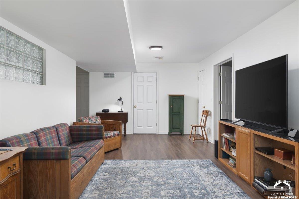 1029 Eldridge Street Lawrence, KS 66049 - Photo 20 of 27