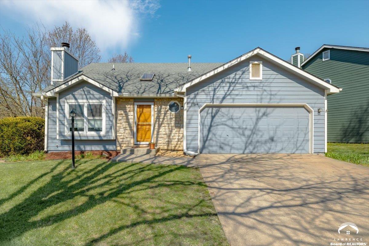 1029 Eldridge Street Lawrence, KS 66049 - Photo 2 of 27
