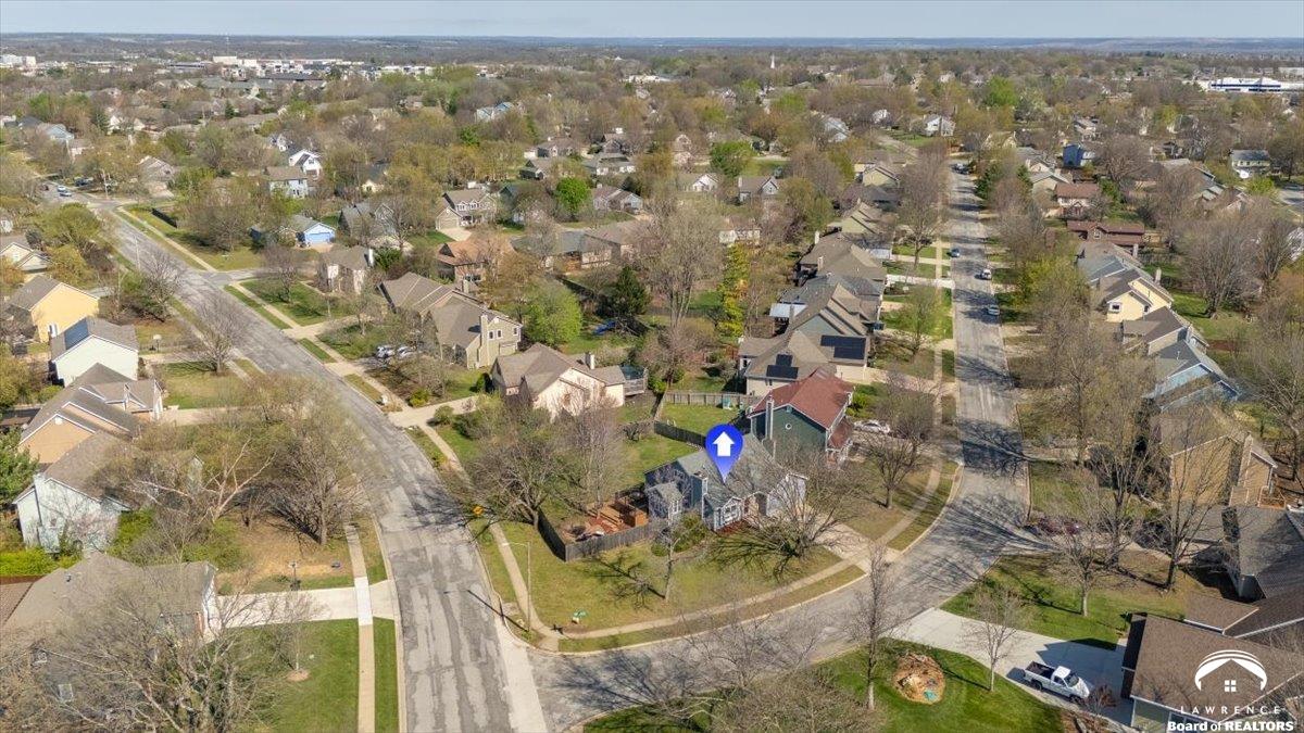 1029 Eldridge Street Lawrence, KS 66049 - Photo 4 of 27
