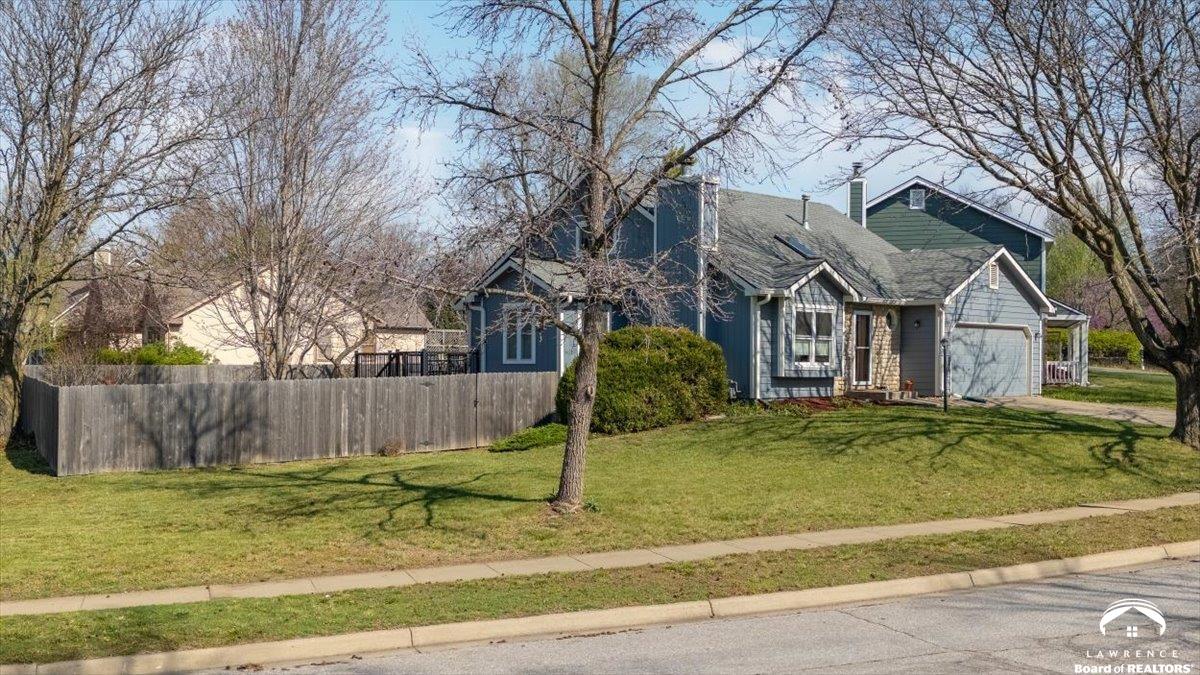 1029 Eldridge Street Lawrence, KS 66049 - Photo 5 of 27