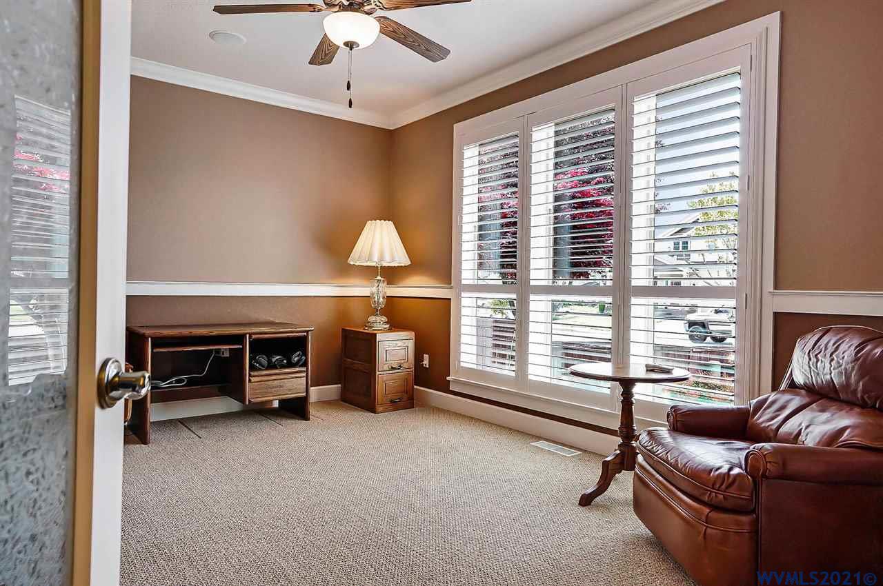 1122 Southwest Forestry Lane Dallas, OR 97338 - Photo 9 of 40 Gallery Image 9