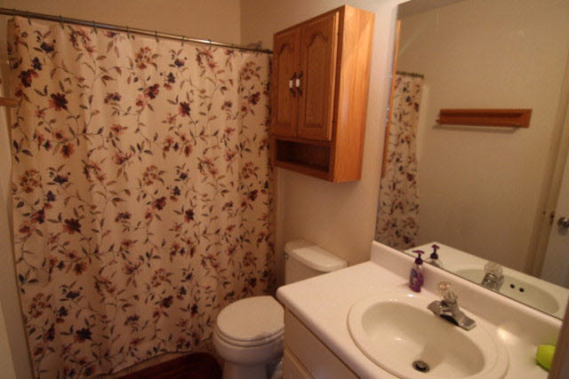 16149 County Road 26 Foley, AL 36535 - Photo 7 of 8 Bathroom 2