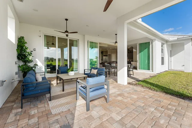 $2,985,000 | 20076 Southeast Bridgewater Drive, Jupiter, FL 33458