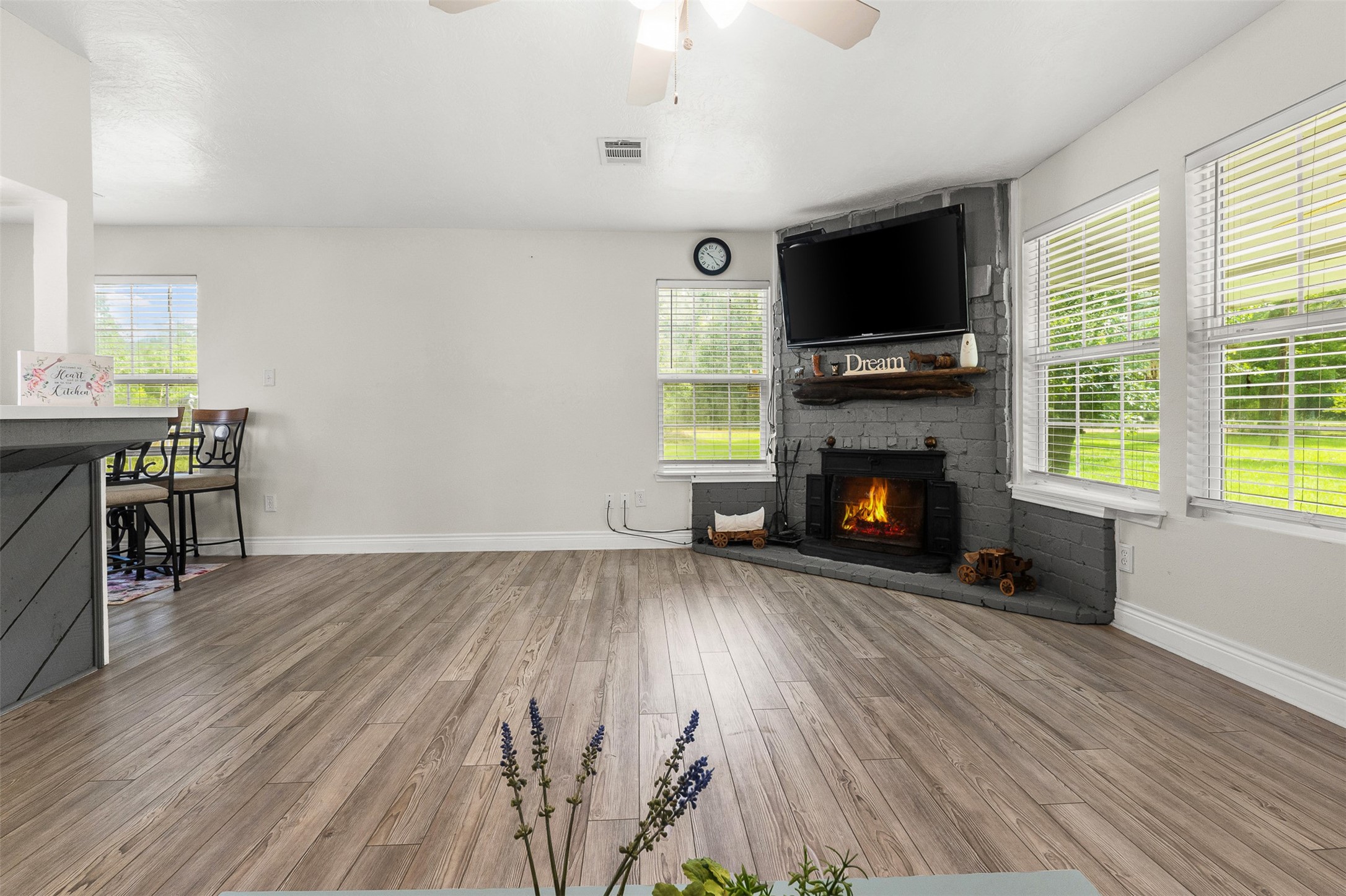 40 North Briar Road Shepherd, TX 77371 - Photo 6 of 24 Gallery Image 6