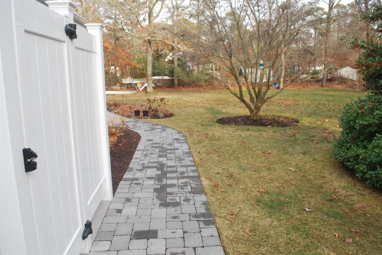 11 Cotuit Cove Road Cotuit, MA 02635 - Photo 30 of 35