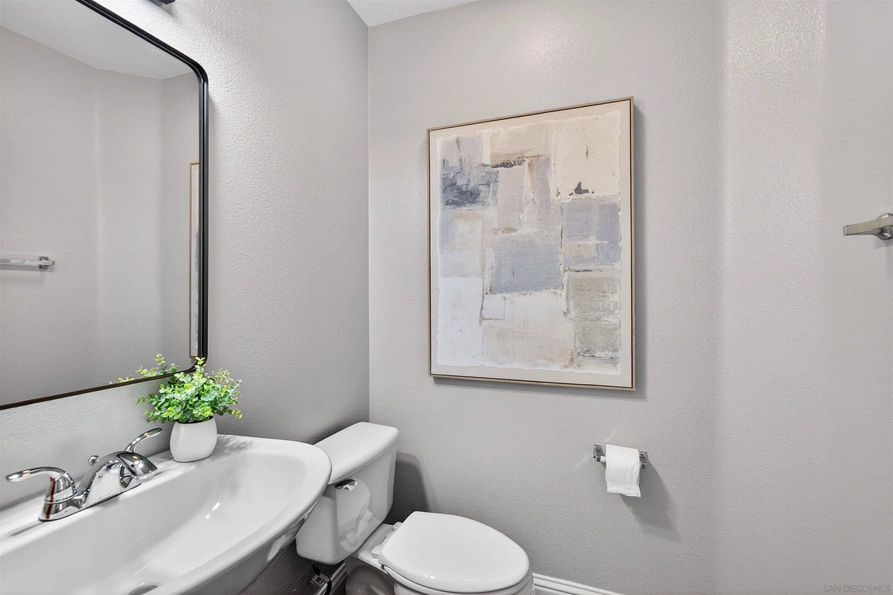 1877 El Modena Road Chula Vista, CA 91913 - Photo 18 of 38