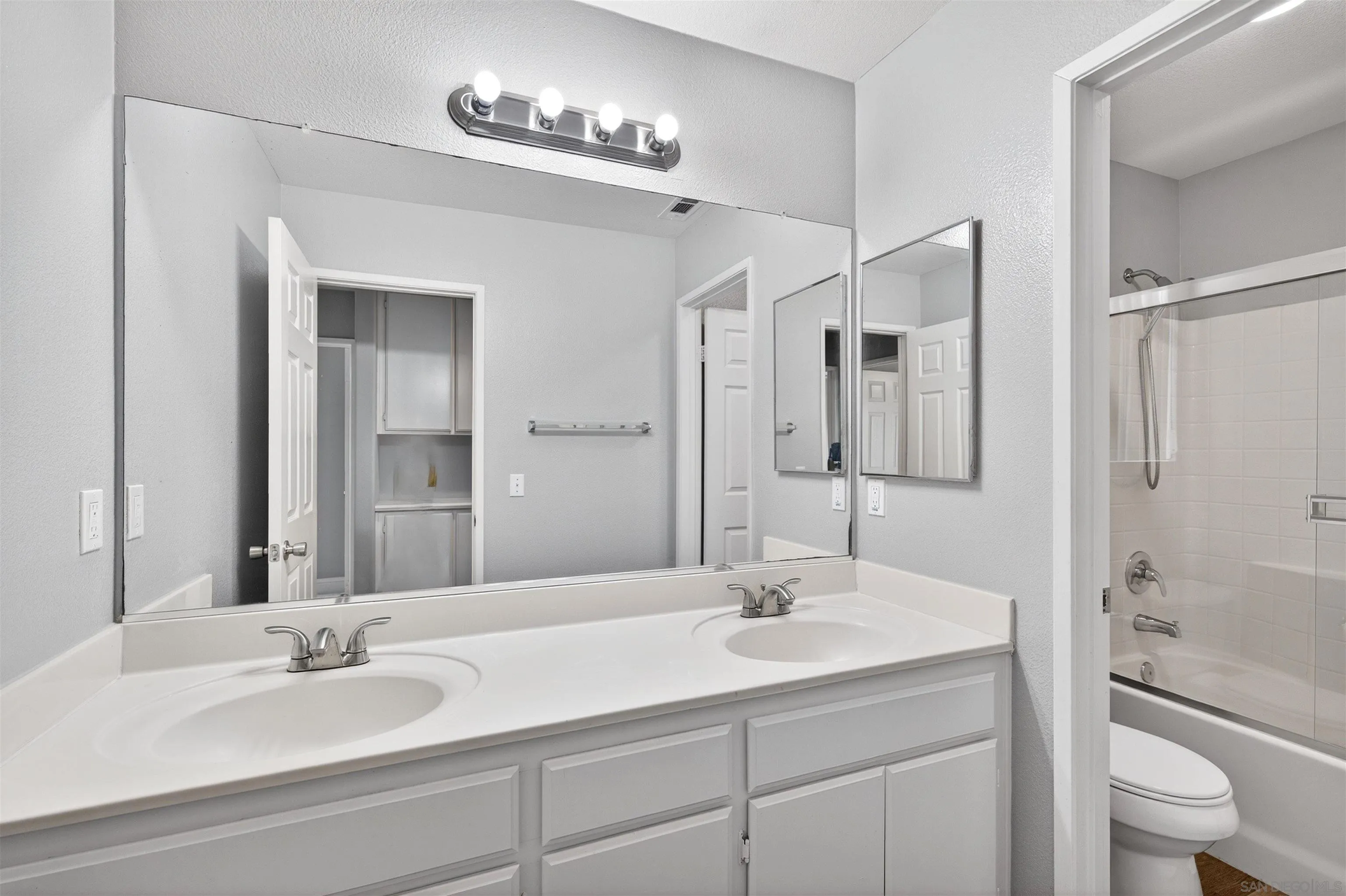 1877 El Modena Road Chula Vista, CA 91913 - Photo 26 of 38