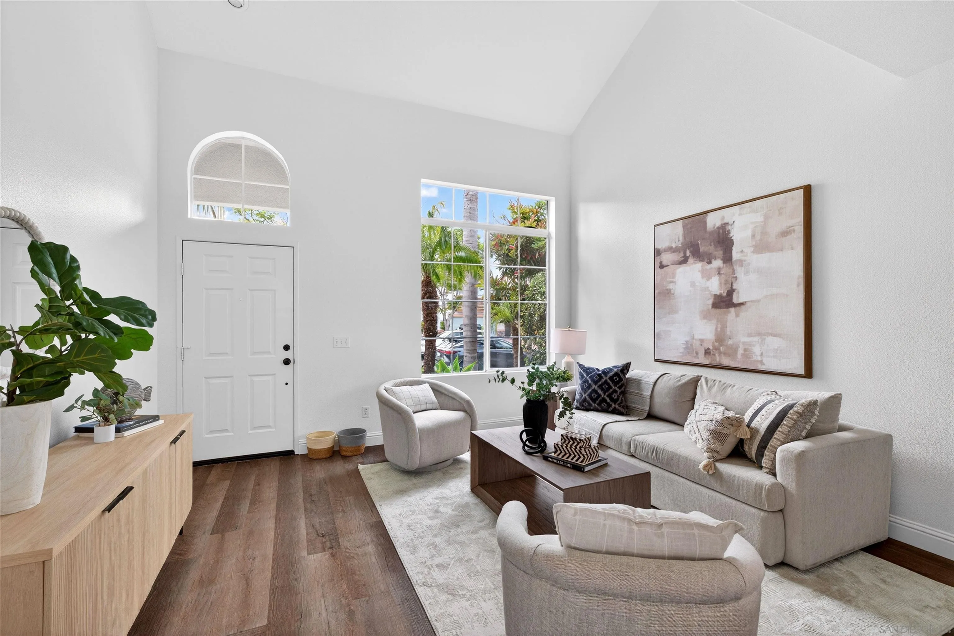 1877 El Modena Road Chula Vista, CA 91913 - Photo 4 of 38