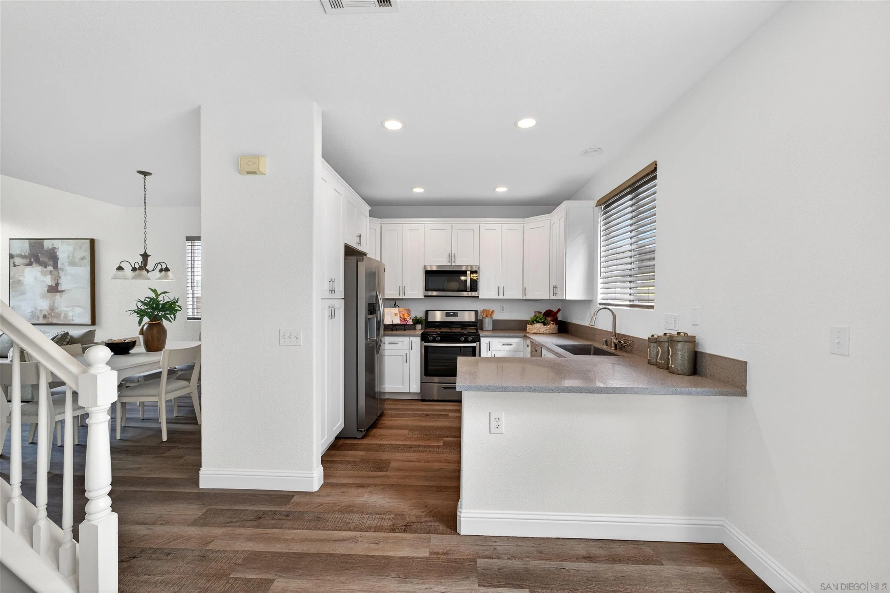 1877 El Modena Road Chula Vista, CA 91913 - Photo 8 of 38